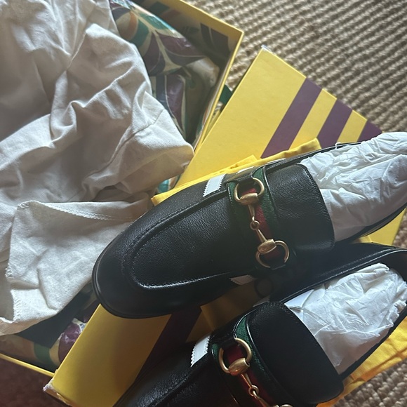Gucci x Adidas Loafers. Never worn (sadly too big for me but they’re perfect!) - Picture 4 of 6